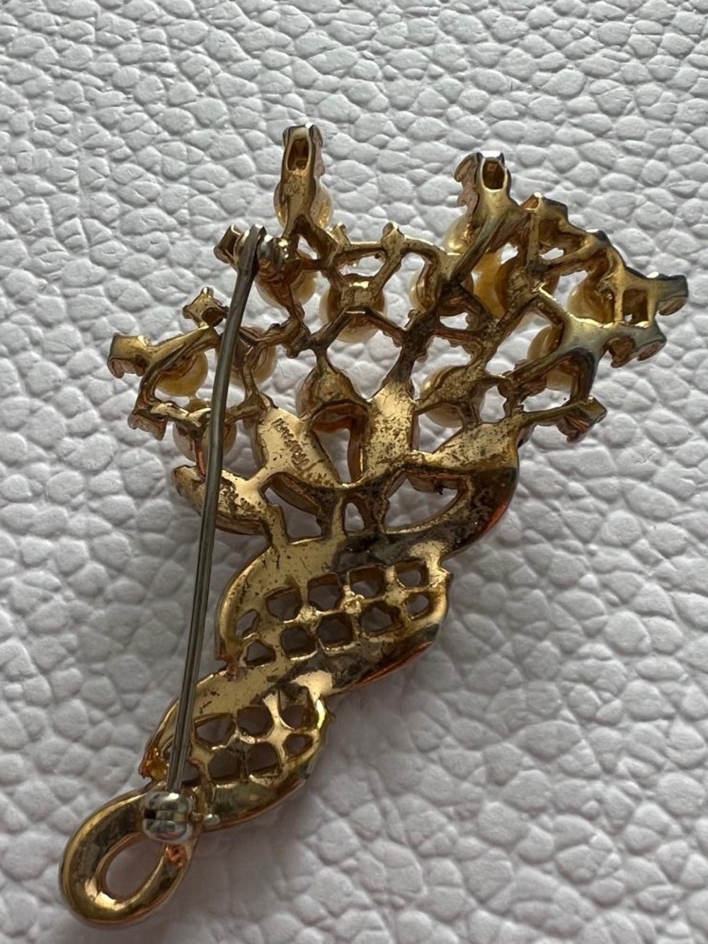 Vintage Trifari Alfred Philippe 1952 Pat. Pend. Faux Pearl Rhinestone Pin Brooch - Picture 8 of 9